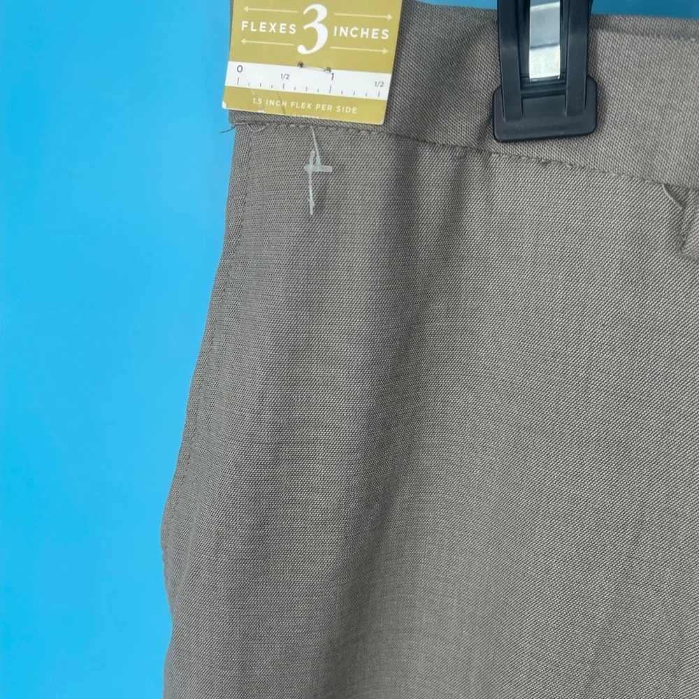 Men's‎ Flat Front Haggar 38x25 color 140 oatmeal